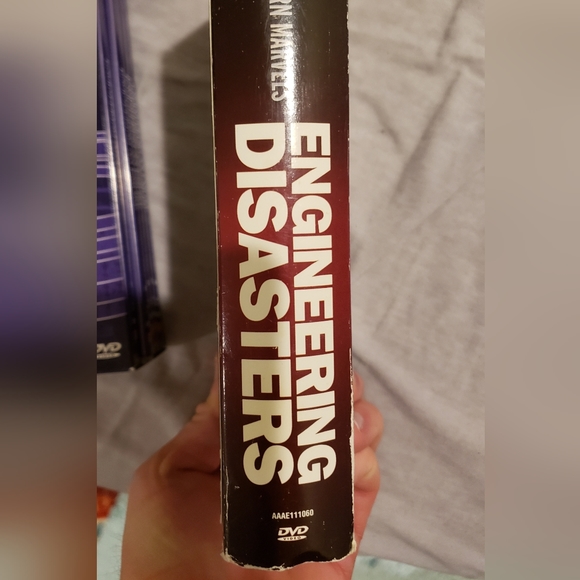 MODERN MARVELS: ENGINEERING DISASTERS DVD box set used. - Picture 5 of 5